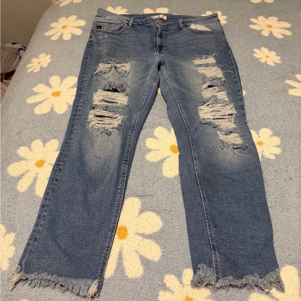 KanCan Distressed Ankle Jeans in Blue